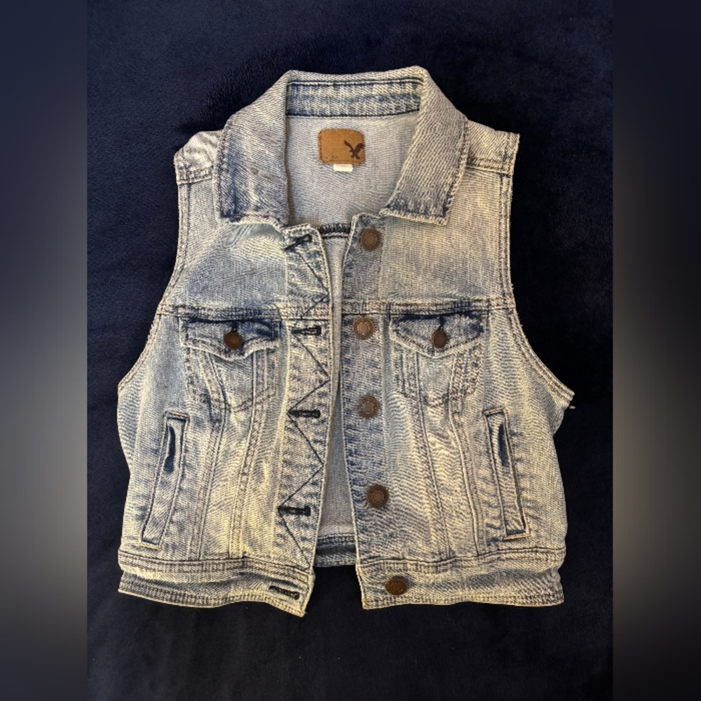 American Eagle Outfitters Light Wash Denim Vest